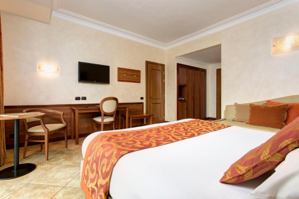 Hotel Athena Image 6
